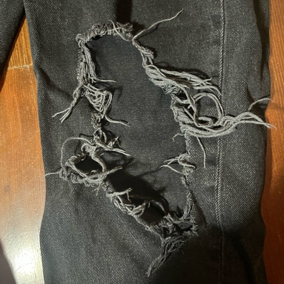 Stradivarius ripped, black mom jeans. US size 06 - Picture 5 of 7